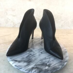 TOPSHOP Black High Heeled Vegan Booties Women's Size 5 1/2